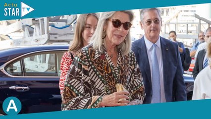 Caroline de Monaco  Sa fille cadette Alexandra se dévoile, chic duo mère fille pour une belle journ