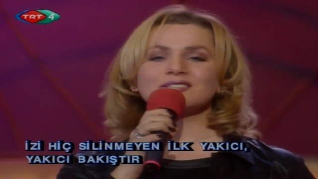 Ayfer Er / Sevgi deli deli gönülden gönüle bir akıştır