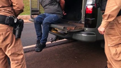 Télécharger la video: Golf carregado com cigarros contrabandeados é apreendido na PRc-467