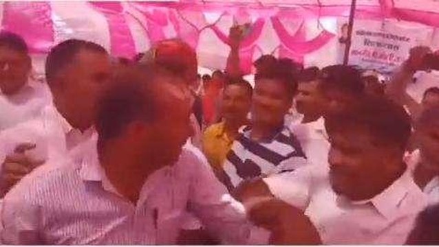 विधायक के निजी सचिव ने कवरेज के दौरान छीना पत्रकार का मोबाइल, धक्का मुक्की कर की गाली गलौज