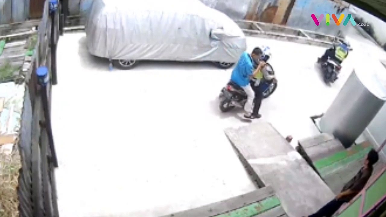 APES! Pemotor Terjebak Gang Buntu Saat Dikejar Polisi