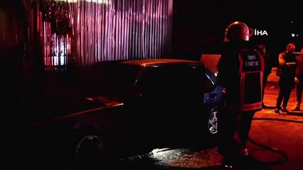 Ünye'de otomobil yangını itfaiye tarafından söndürüldü