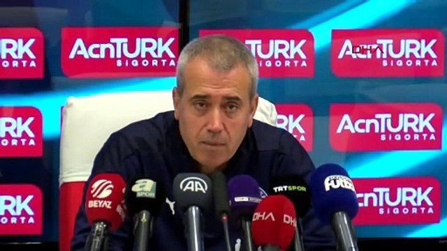 Kasımpaşa Teknik Direktörü Kemal Özdeş: 'Maçın hakemi basit, penaltı olmayan bir pozisyonda penaltı verdi'
