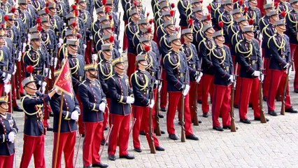 Leonor jura bandera en Zaragoza acompañada del Rey Felipe VI y de la Reina Letizia
