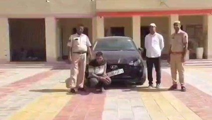 हनुमानगढ़: नाकाबंदी दौरान पुलिस ने कार को रोक ली तलाशी तो हुई हैरान, देखे ऐसा क्या मिला?