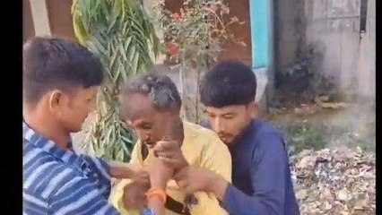 अंबेडकरनगर में युवक पर तमंचे से किया फायर, देखिए असलहा छीनने का वायरल वीडियो