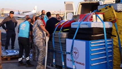 Türkiye, Afganistan'a Yardım Malzemeleri Gönderdi