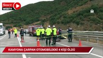 Otomobil kamyona çarptı: 4 kişi öldü