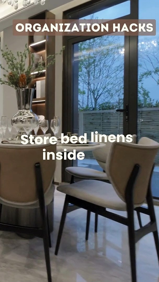 ⁣Declutter your bathroom countertop. #BathroomOrganization #Grooming