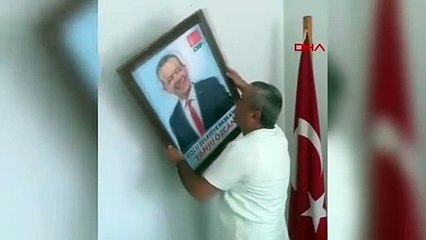 Tanju Özcan'ın parti binasındaki fotoğrafı çöpe atıldı