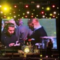 Zakkum 'Hatıran Yeter' şarkısında sahnede Atatürk videosu oynattı!