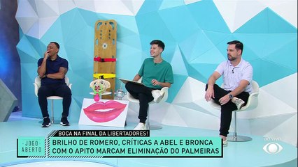 Ronaldo Giovaneli se fantasia de argentino e comemora eliminação do Palmeiras na Libertadores