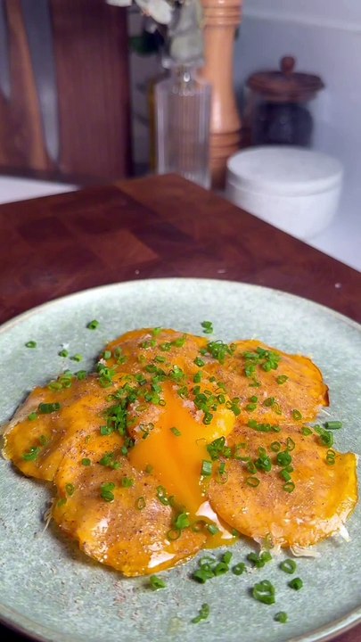 FLEUR D’AUTOMNE  Ça c’est pour la team @poncefleur_  #fleur #automne #recette #butternut #champignon #mushroom #pleurote #girolle #raviole #egg #recipe #recipes #cuisine