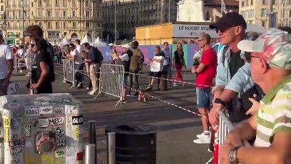 Le Belem arrive dans le Vieux-Port de Marseille