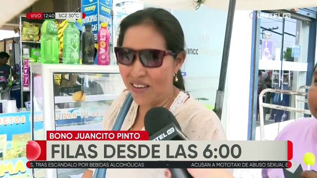 Se registran largas filas en ingresos de entidades financieras para el cobro del Bono Juancito Pinto