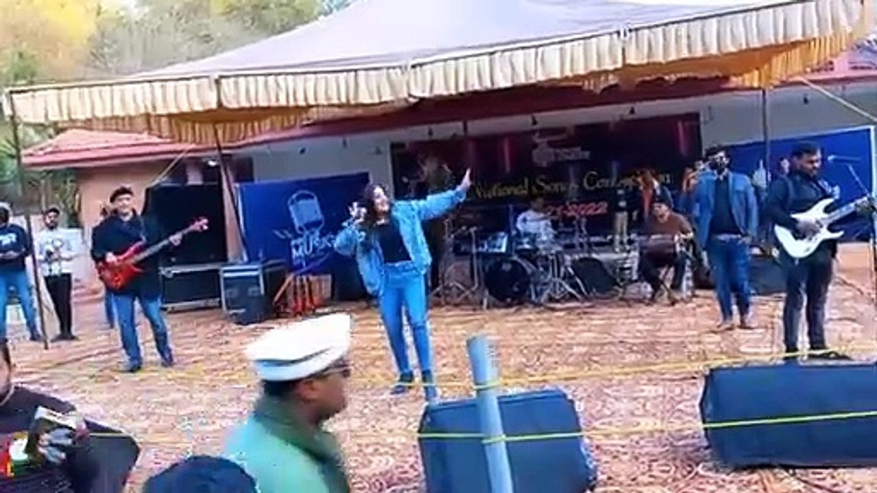 afghan_jalebi_full_song____punjab_college_live_music_concert_Islamabad_2022____PGC____Nemra_Mehra(360p)
