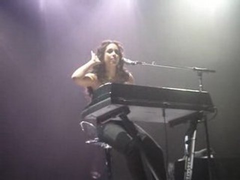 Alicia keys . A Woman's Worth