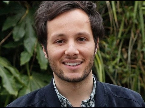 Vianney : Le chanteur se moque d'un candidat de télé-réalité qui a fait un playback...