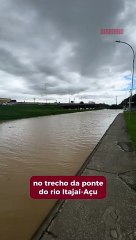 Marginal da BR 101 está interditada por conta de alagamentos