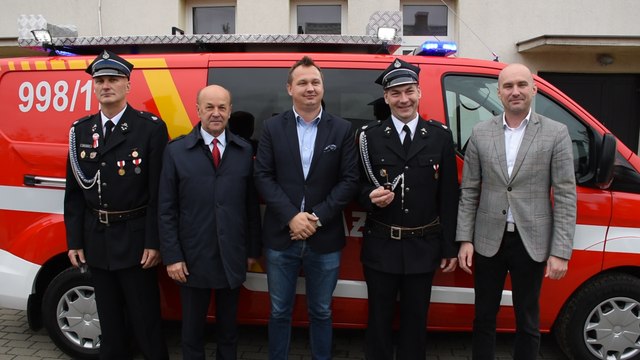 Nowy samochód dla OSP Okonin w gminie Brzuze