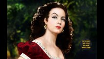 Nieta de María Félix heredó su porte y BELLEZA; estas son las mejores FOTOS de María del Carmen Félix