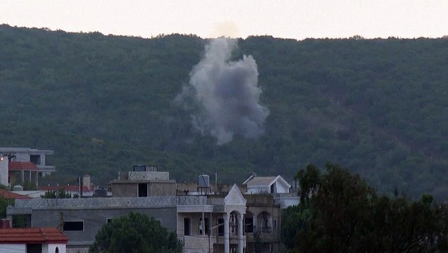 Israel bombardeia sul do Líbano; Hezbollah responde com ataques a quartéis