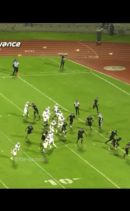 Engaño de punto extra super efectivo, los defensivos le despejan el camino, onefa #onefa #touchdown #collegefootball #highlights
