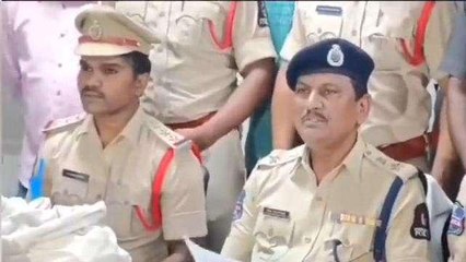 హైదరాబాద్: అబిడ్స్ పోలీస్ స్టేషన్ పరిధిలో భారీగా బంగారం సీజ్