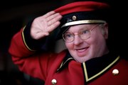 Benny Hill: Lo que nunca te contaron sobre la extraña muerte de un cómico genial