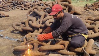 The Process of Crafting Hammers from Raw Iron Chains