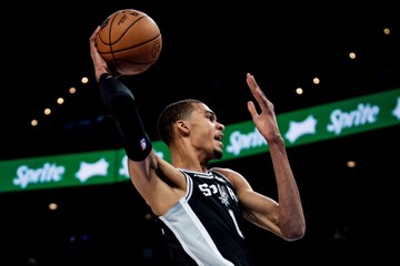 Résumé : Wembanyama réussit ses débuts en pré-saison contre OKC