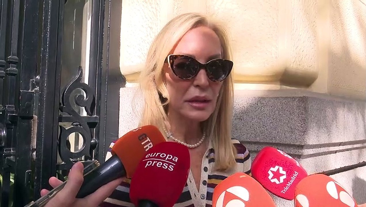 El cariñoso gesto de Isabel Díaz Ayuso con Carmen Lomana tras el robo