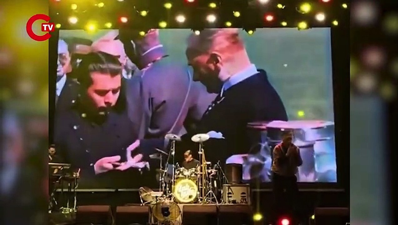 Zakkum, 'Hatıran Yeter' şarkısında sahnede Atat...