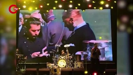 Zakkum, 'Hatıran Yeter' şarkısında sahnede Atatürk videosu oynattı!