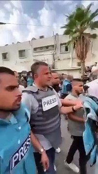 Dos periodistas mueren y otro resulta herido tras un ataque israelí contra un edificio en la Franja de Gaza