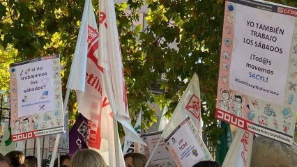 Concentración de CSIF, UGT y CCOO frente a la Presidencia de la Junta