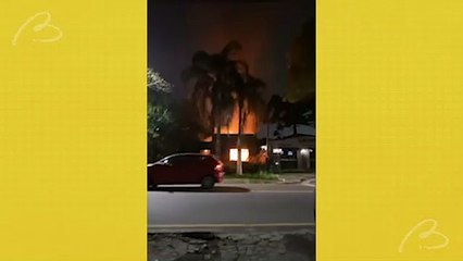 Incêndio destrói casa no Seminário, em Curitiba