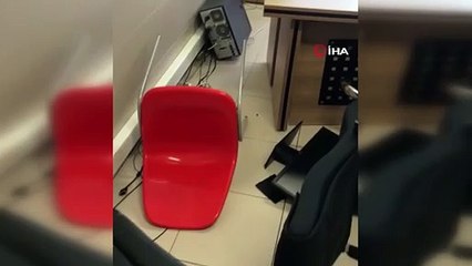 Okulda veli şiddeti! Öğretmene saldırdılar