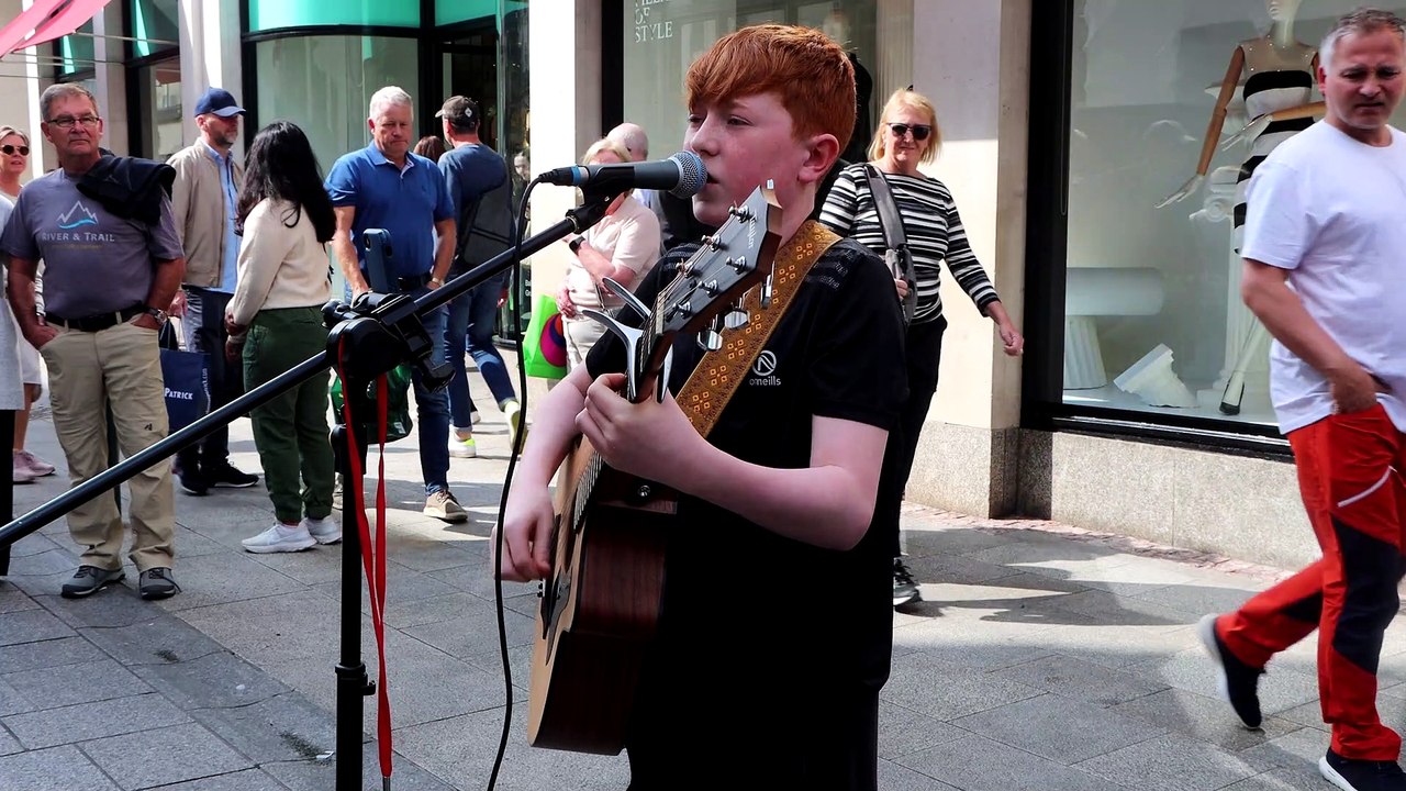 Fionn Whelan Cover of This Town Live from Grafton Street Dublin
