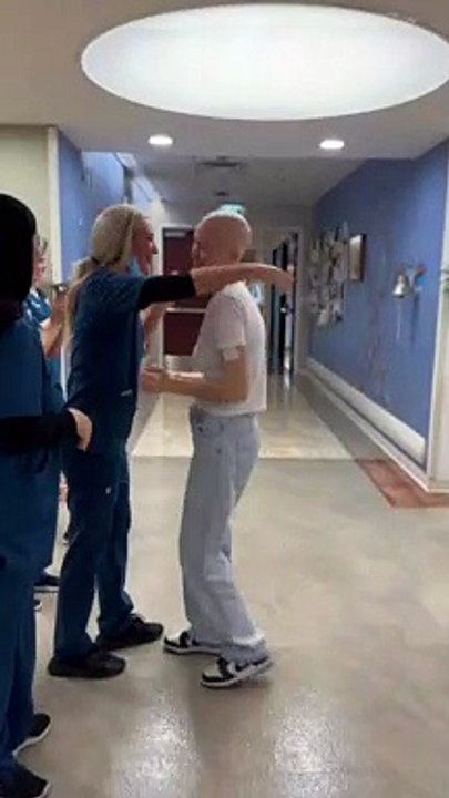 Dans un long message, Caroline Receveur, atteinte d’un cancer du sein, annonce avoir fini sa chimiothérapie: "J’ai traversé les montagnes russes, j’ai pleuré, j’ai douté, j’ai eu peur" - VIDEO