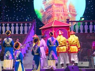 Huyen Tran Cong Chua - Ninh Cat Loan Chau