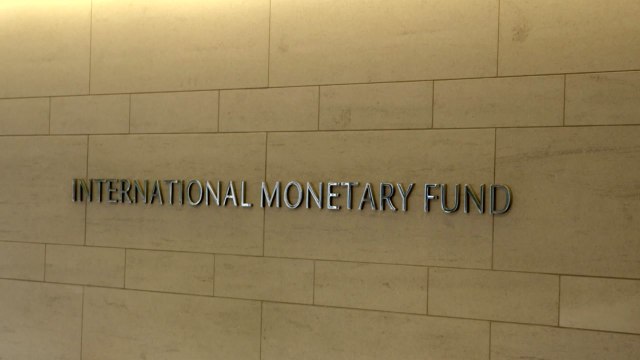 IMF, 내년 한국성장률 2.2% 전망 ...0.2% 포인트 낮춰 / YTN