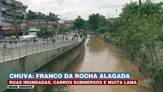 Franco da Rocha: chuvas inundam ruas e deixam carros submersos