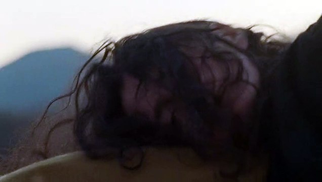 Un corps sous la lave Bande-annonce VO