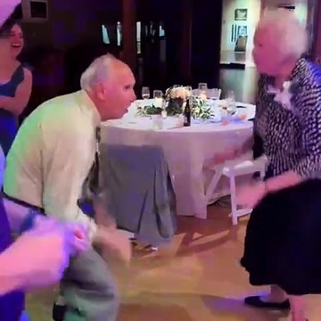 Les belles retrouvailles : 60 ans d'amour sur la piste de danse !