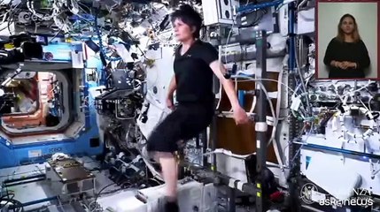 Tải video: AstroSamantha riceve il dottorato honoris causa alla Sapienza di Roma