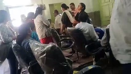 एक माह बीता, जांच शुरू ही नहीं हो सकी, कार्य संभालते ही विरोध में उतरे शिक्षक