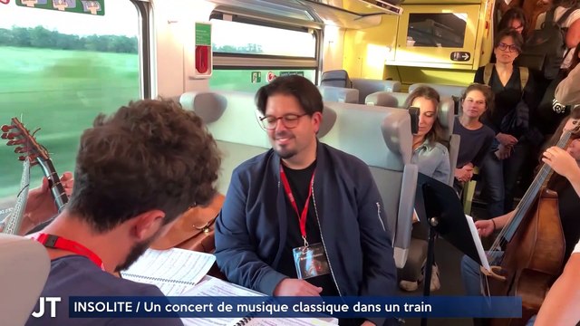 INSOLITE / Un concert de musique classique dans un train