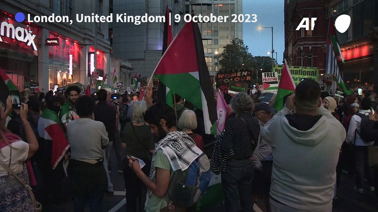Pro-Palestinian and pro-Israel supporters gather at separate rallies in London