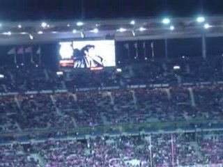 Mini Concert de Raphael avant le match